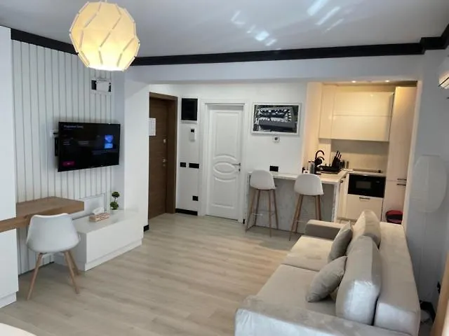 Studio No 2 Free Parking Catedral Residence Bucharest